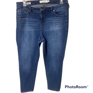 Torrid girlfriend high rise ankle jeans